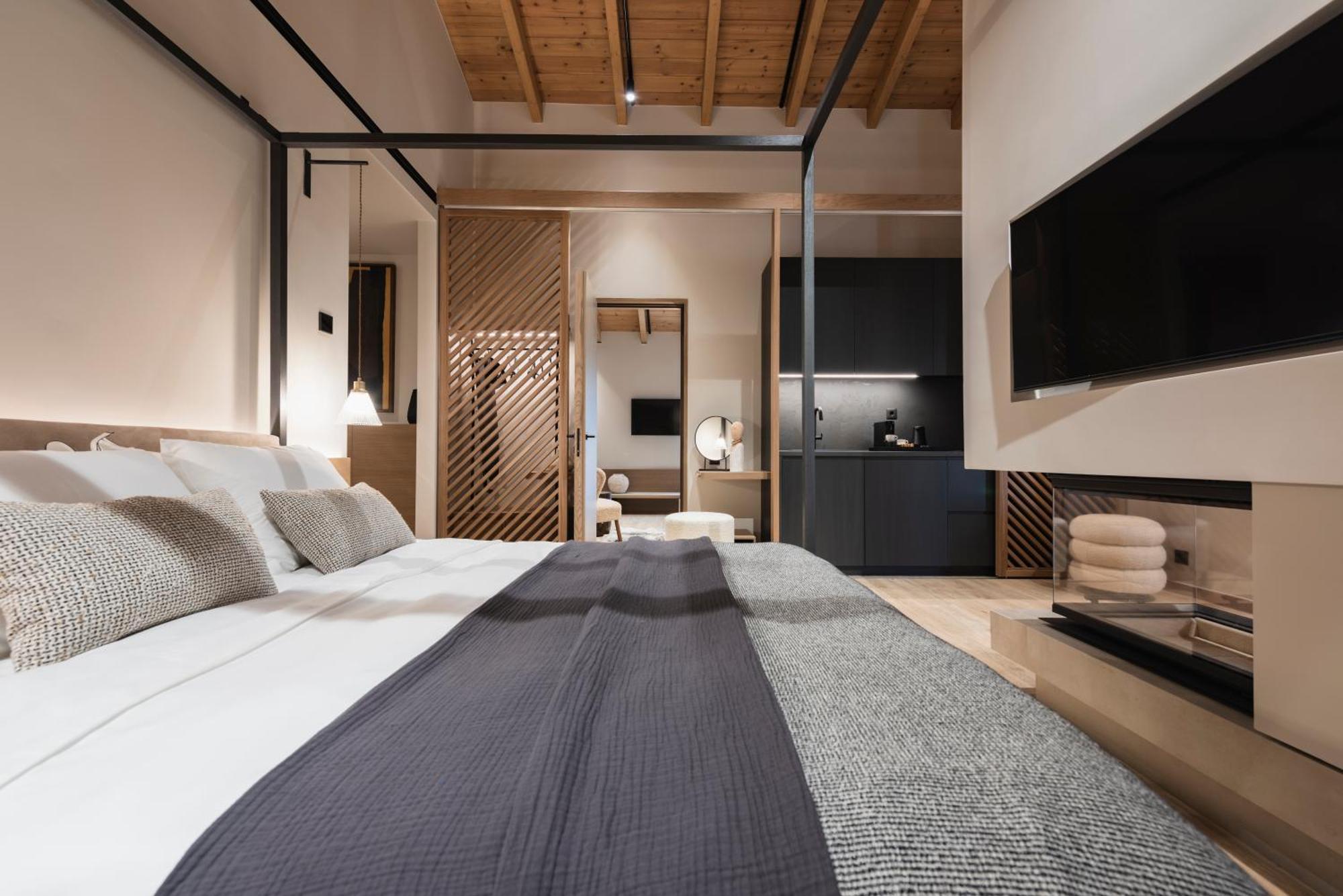 Revi Mountain Resort Boutique Hotel Калаврита Номер фото