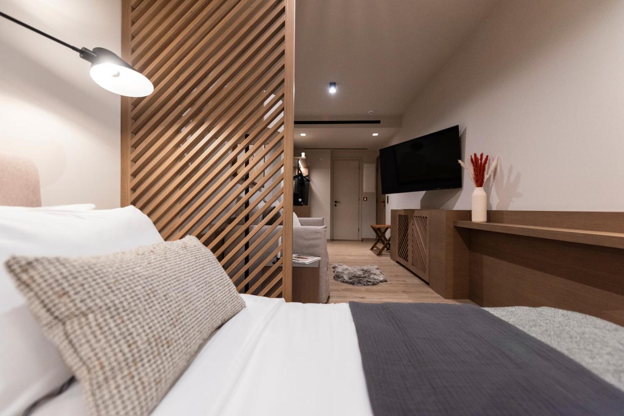 Revi Mountain Resort Boutique Hotel Калаврита Экстерьер фото