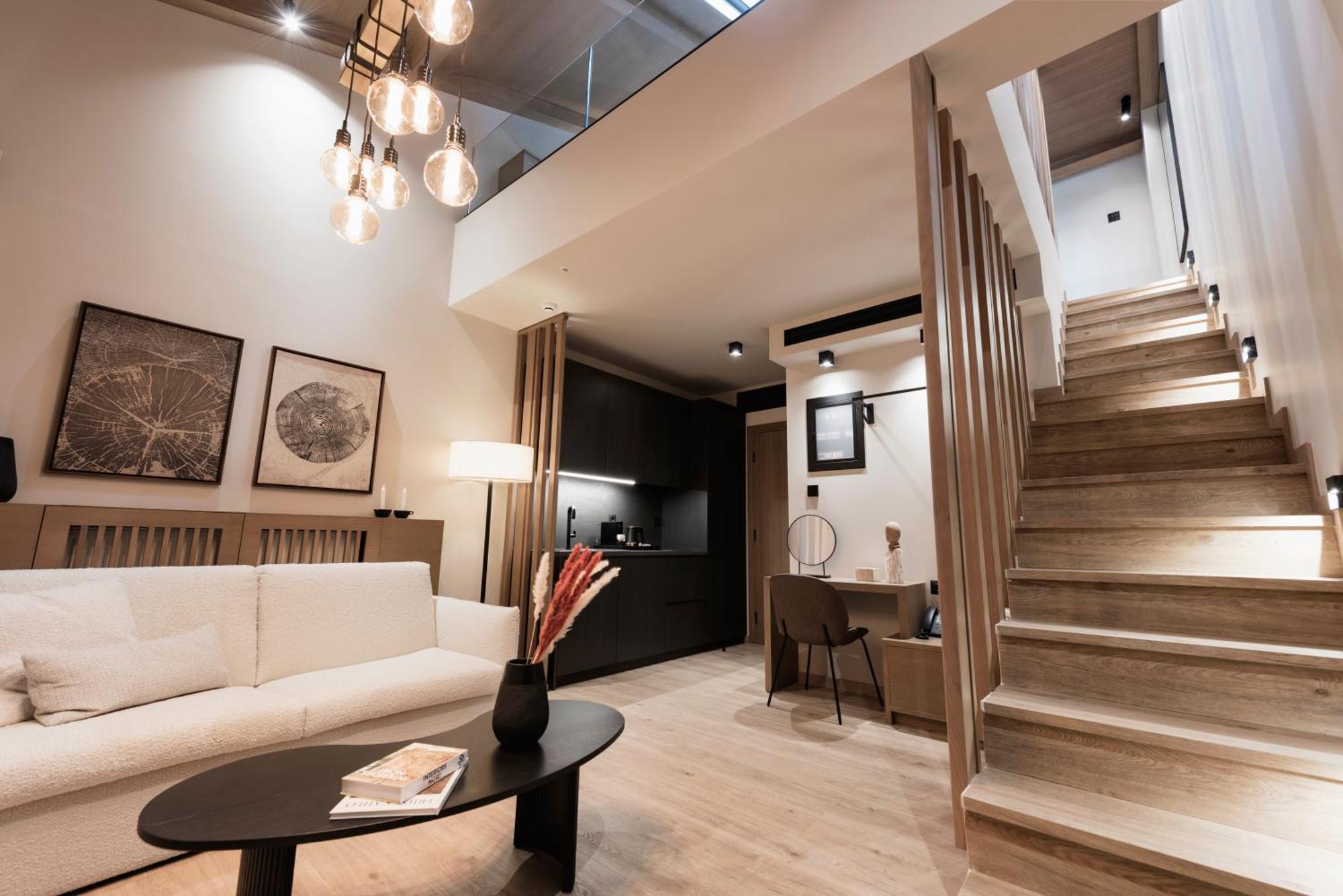 Revi Mountain Resort Boutique Hotel Калаврита Экстерьер фото