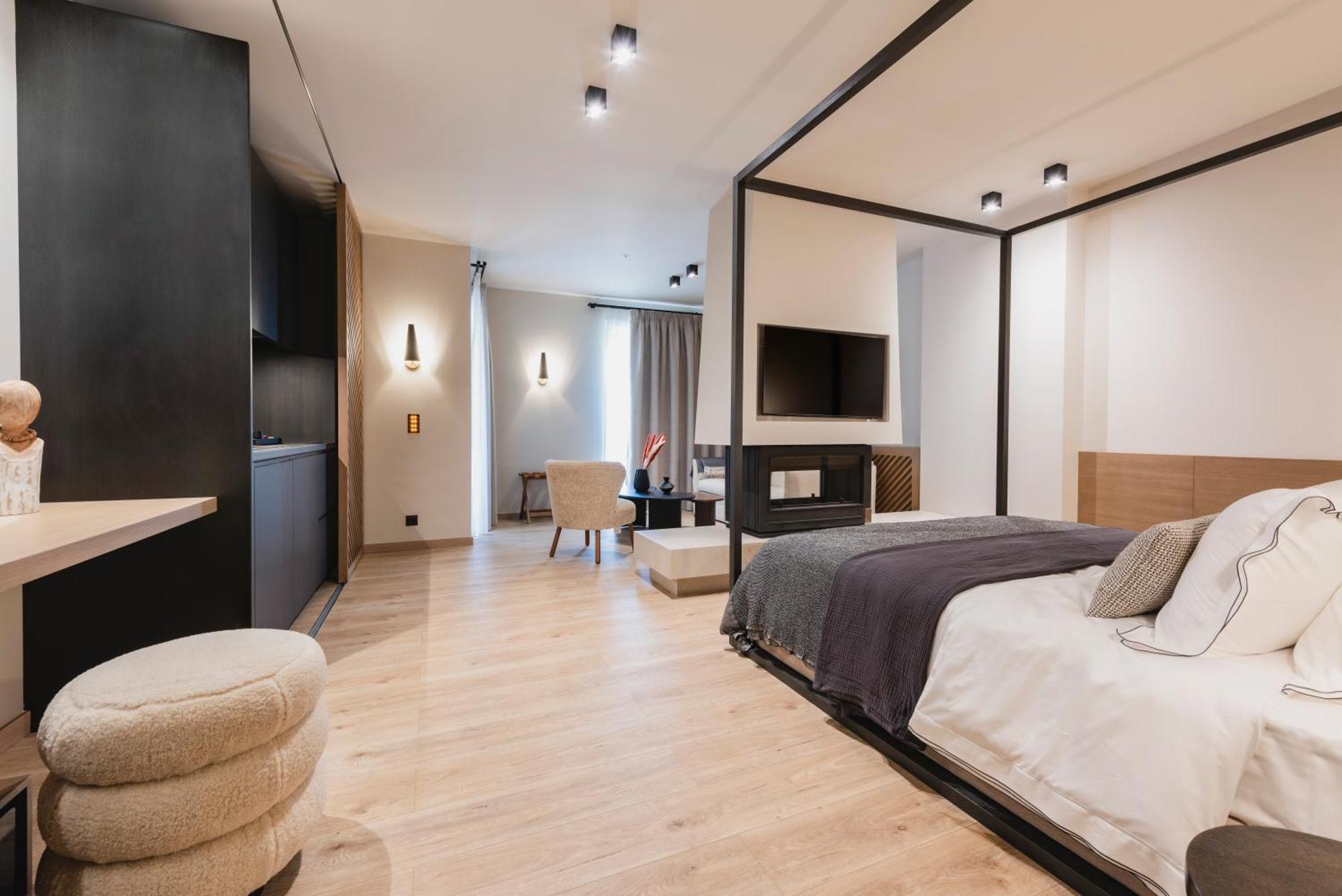 Revi Mountain Resort Boutique Hotel Калаврита Экстерьер фото
